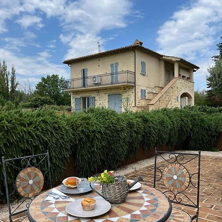 Agriturismo Qui E Ora Bevagna Exteriör bild