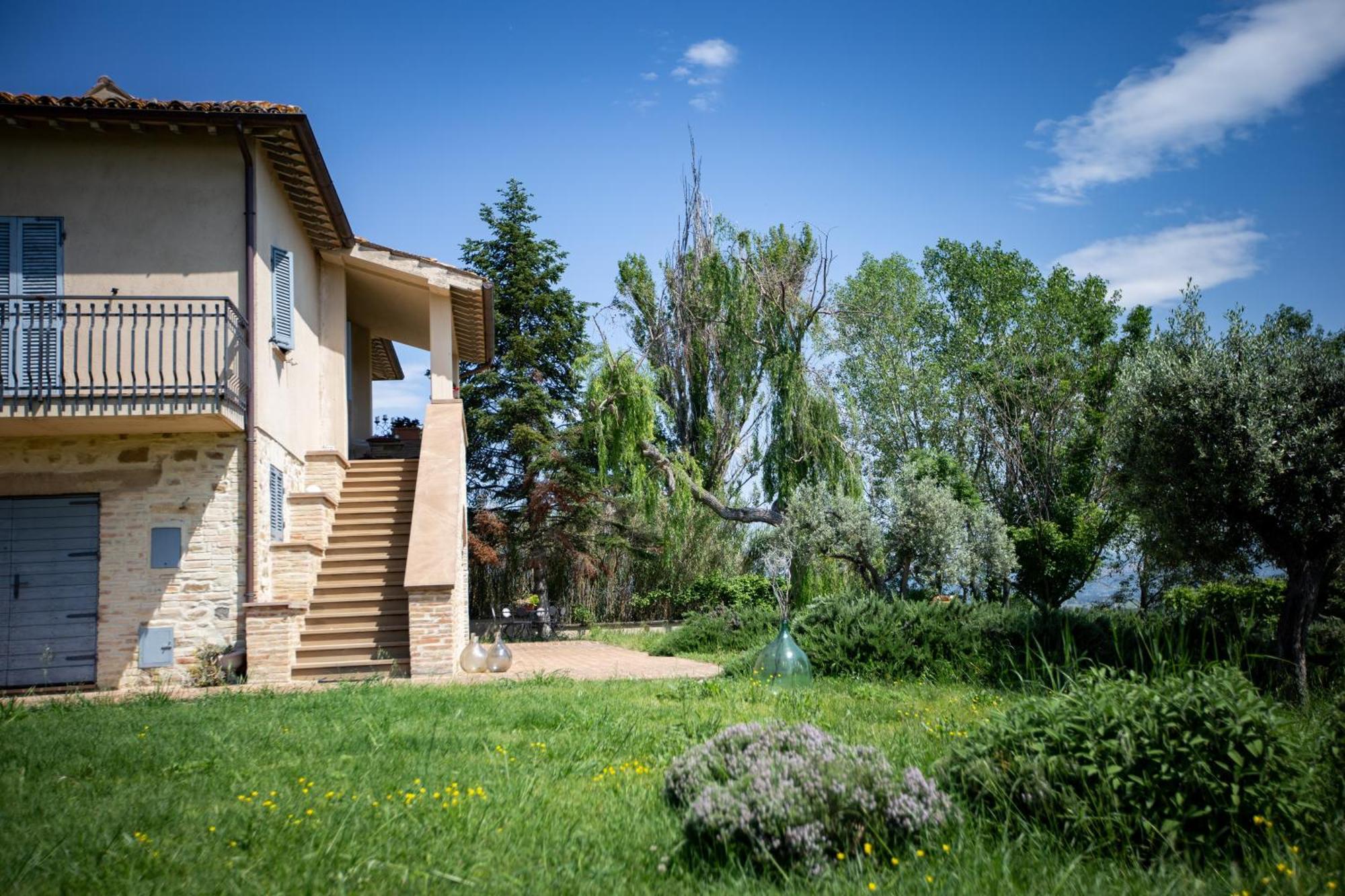 Agriturismo Qui E Ora Bevagna Exteriör bild